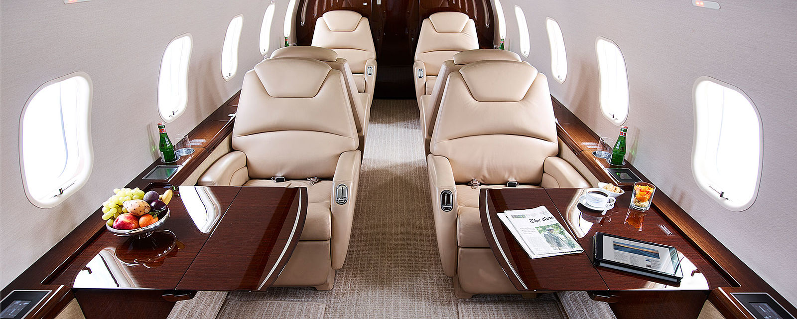 images/Aircrafts/Challenger 300/csm_content_CL300_cabin_aftview_5b69e85a6e.jpg